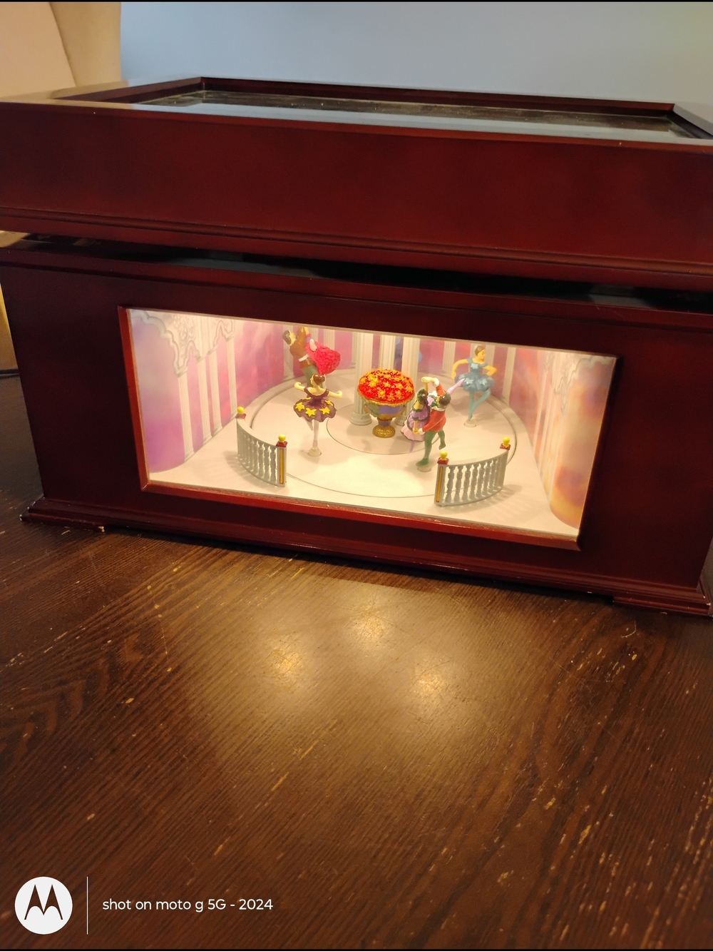 Vintage Mr Christmas Animated Music Box
